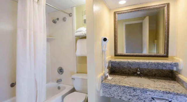 Номер Standard Ashore Oceanfront Hotel, Ocean City, a Tribute Portfolio Hotel