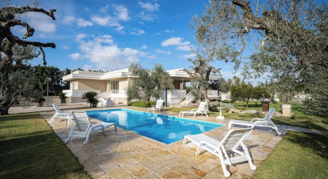 Вилла Villa Torricella Pool and Sunny Garden - Happy Rentals