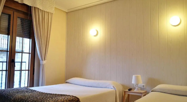 Трёхместный номер Standard Hostal Alcántara