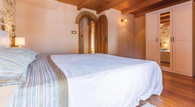 Beautiful Home in Marcana With Wifi and 2 Bedrooms, Rezervovat Hotel Hotely v Pula Region s parkováním, Parkování