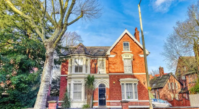DUDLEY - 1Bed - CORPORATE TRAVEL - PARKING - LONG STAYS