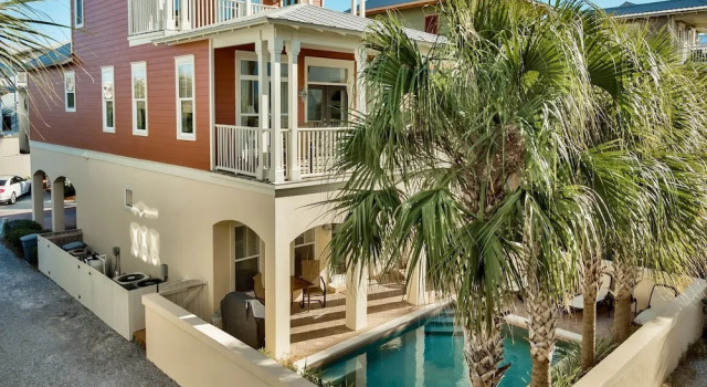 Коттедж Beach House w Private Pool Near Shops Dining