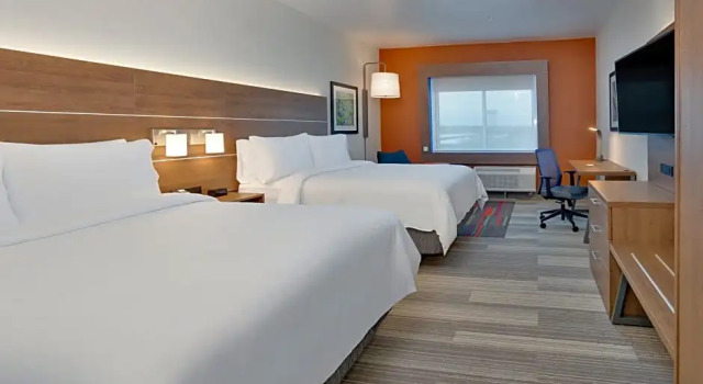 Четырёхместный люкс Holiday Inn Express & Suites Plano East - Richardson by IHG