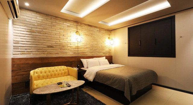 Rainbow Hotel