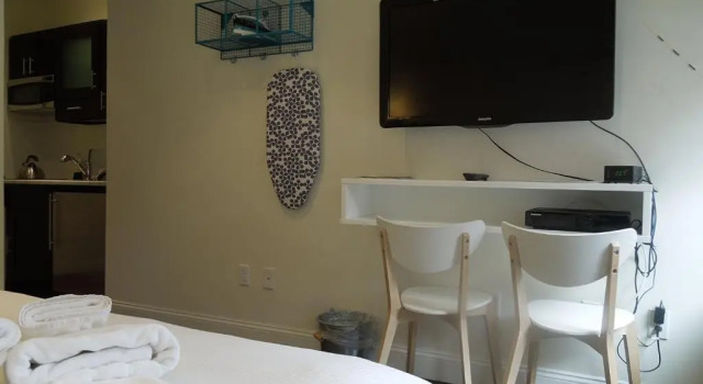 Двухместная студия East Village Hotel