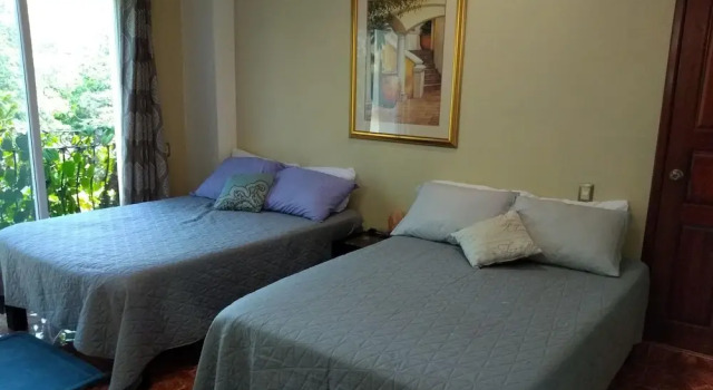 Четырёхместный номер Deluxe Casa de Ambrose
