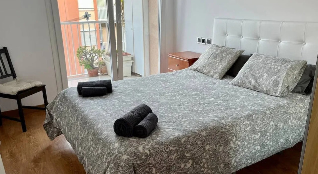 Amplio apartamento cerca FIRA y Centro