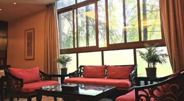 Семейный люкс Deluxe Tianci Huatang Forest Hot Spring Resort Hotel (Chongqing Lushan Branch)