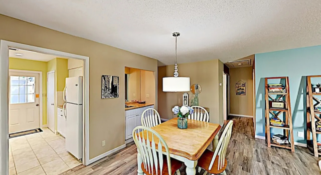 New Listing! Wooded Sanctuary On Golf Course W/pool 2 Bedroom Condo