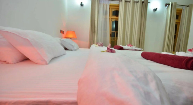 Athiri Inn
