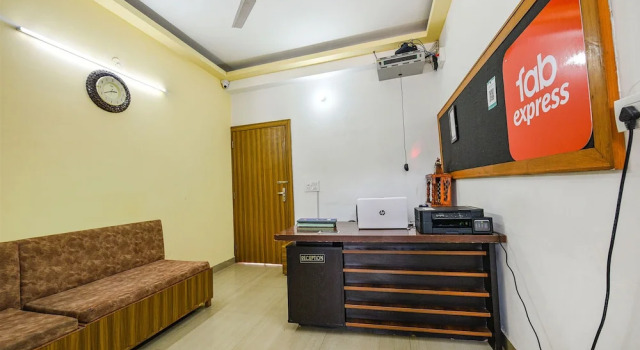 Fabexpress Pacific View, Rezervovat Hotel Rājpur Uttarakhand