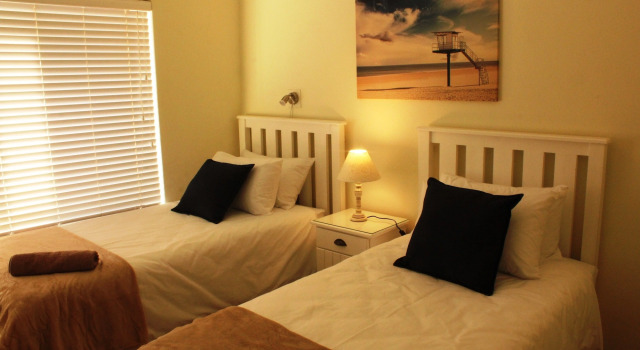 Sea Cottage, Langebaan, 4-sleeper, Book Hotel Langebaan Western Cape Province