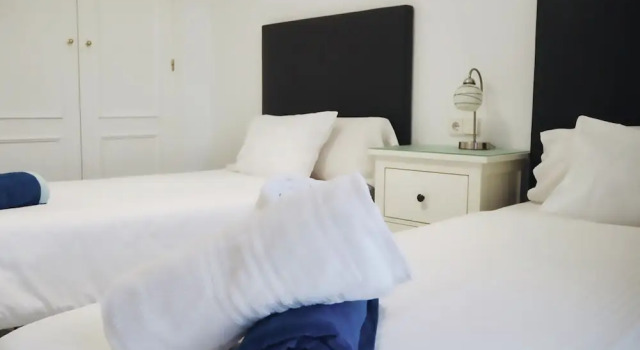 2F MTR - Marbella Temporary Rent 3bedrooms Old Town, Забронировать Апартаменты/квартира Отели Марбелья с бассейном, рядом с Музей гравюры, Бассейн