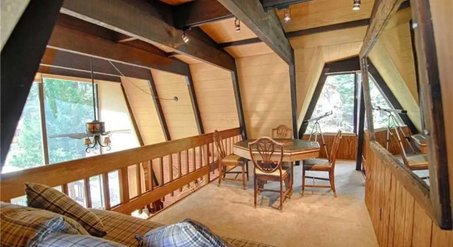 Large Deck and Bonus Room Plus Unique Features #146, Забронировать Дом для отпуска Коттеджи Норт-Лейк-Тахо, Коттедж