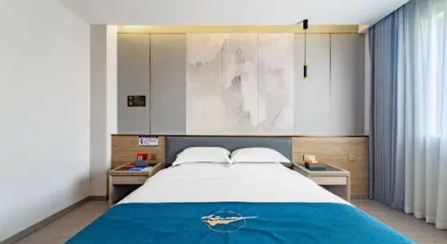 Люкс Premier Holiday Inn Giandiman