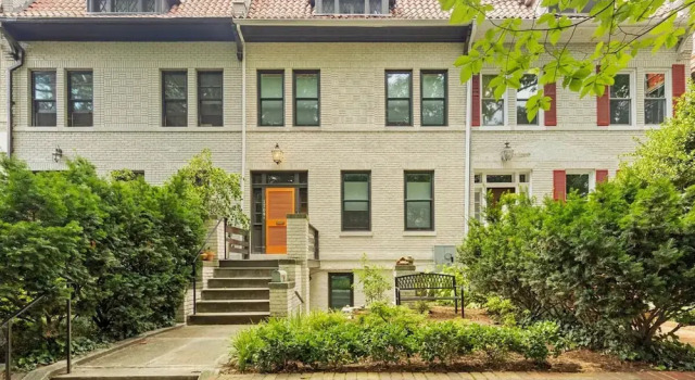 Cheery Flat in Adams Morgan Mt Pleasant, Забронировать Отель Отели Вашингтона с парковкой, рядом с Embassy of Laos, Парковка