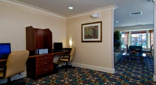 Staybridge Suites Palmdale, an IHG Hotel, Buchen Sie Hotel Hotels in Palmdale mit Pool, Schwimmbad