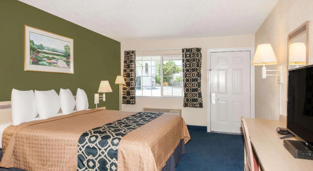 Двухместный номер Travelodge by Wyndham Los Banos CA