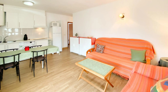 Nerea in L'Escala with 2 bedrooms and 1 bathrooms