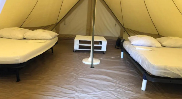 Тент с красивым видом из окна Camping Le Canoë