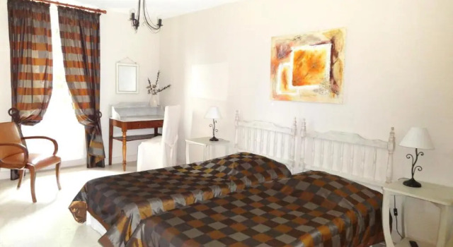 Les Malvaux - Chambre dHotes, Book Hotel Huriel Allier