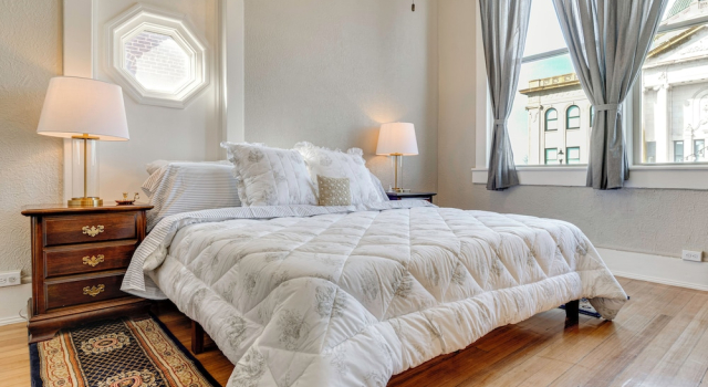 Historic Lebanon Gem: Central Walkable Location!, Prenota Hotel Lebanon 