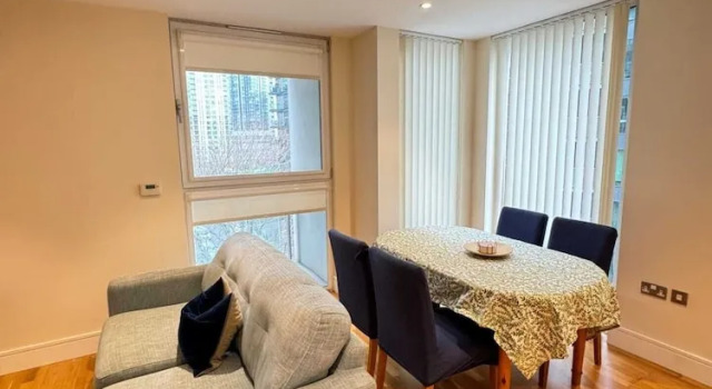 Апартаменты Contemporary 2BD Flat W/balcony Canary Wharf!