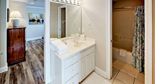 Heritage Shores Beach House 4 Bedrooms 4 Bathrooms Home, Varaa Lomakoti Huvilat kohteessa Alabama, Villa