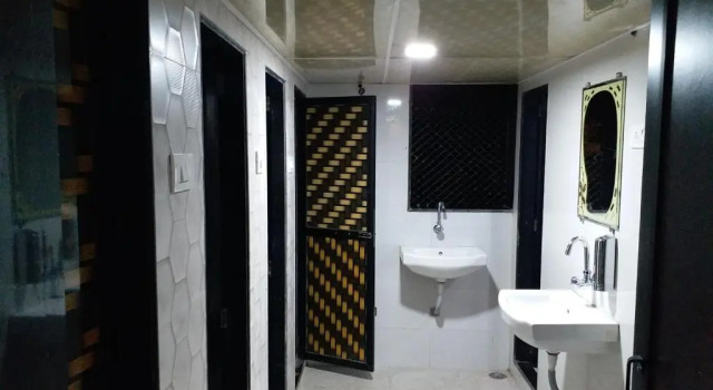Кровать в общем номере (мужской номер) One Step Hostel