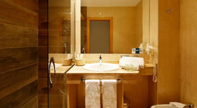 Двухместный номер Standard с балконом Hotel Marqués, Blue Hoteles