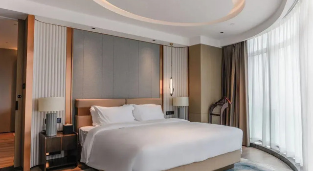 Люкс Executive White Swan Hotel Zhangjiang