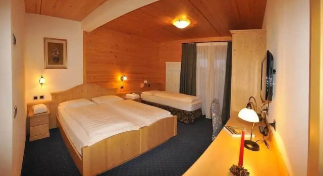Трёхместный номер Standard с балконом Hotel Salvan