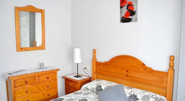 Apartment With 2 Bedrooms in El Grove, With Wifi Near the Beach, Забронировать Апартаменты/квартира Отели Эль-Грове с бассейном, рядом с Церковь Сан-Мартино, Бассейн