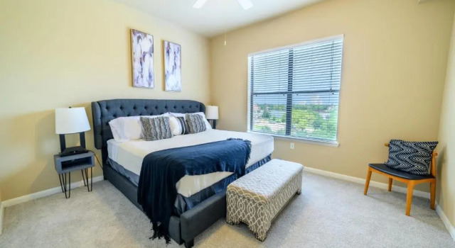1BR Executive Suite With Pool, Gym & Fast Wi-Fi By ENVITAE