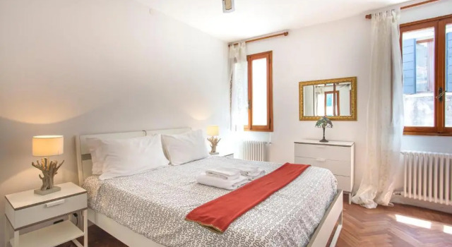 Venice Near San Marco 7 pax WiFi 2 Bedroom, Забронировать Апартаменты/квартира Апартаменты Венеции, рядом с Консульство Франции в Венеции, Апартаменты/квартира