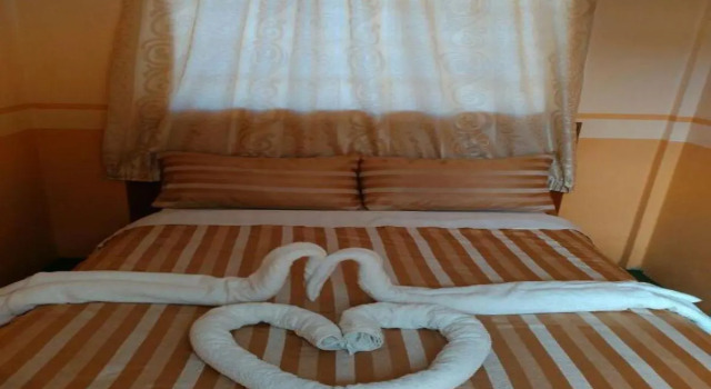 Coconut Palm Hotel, Varaa Hotelli Hotellit Nyeri aamiaisella, Aamiainen