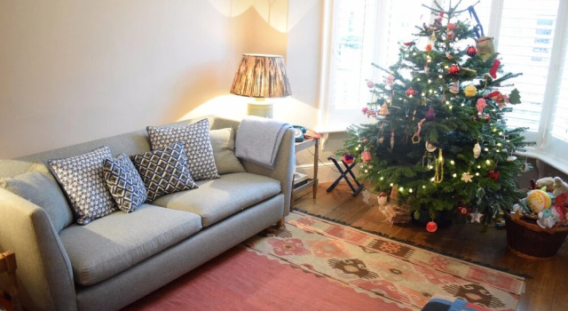 Shepherd's Bush 2 Bedroom Home, Забронировать Дом для отпуска Коттеджи Лондона, рядом с Ист Актон, Коттедж