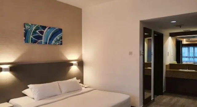 Люкс Crown Regency Serviced Suites