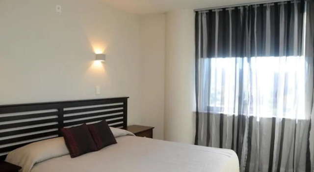 Апартаменты Executive Emerald Hotel