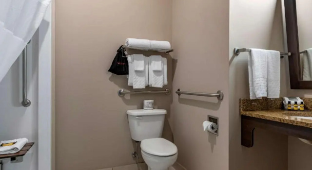 Номер Standard Best Western Plus Bridgewater Hotel & Convention Centre