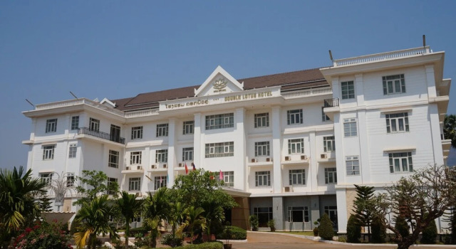 Double Lotus Hotel, Забронировать Отель Отели Паксе с парковкой, рядом с Wat Phabat, Парковка