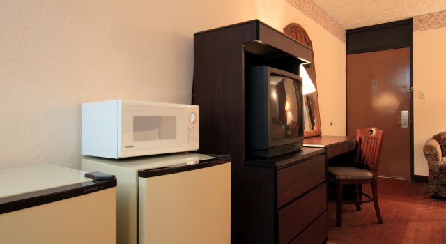 Четырёхместный номер Standard Americas Best Value Inn North Capital