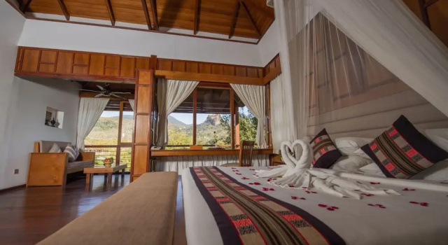 Deluxe pokoj s balkonem a a výhledem na hory Popa Garden Resort