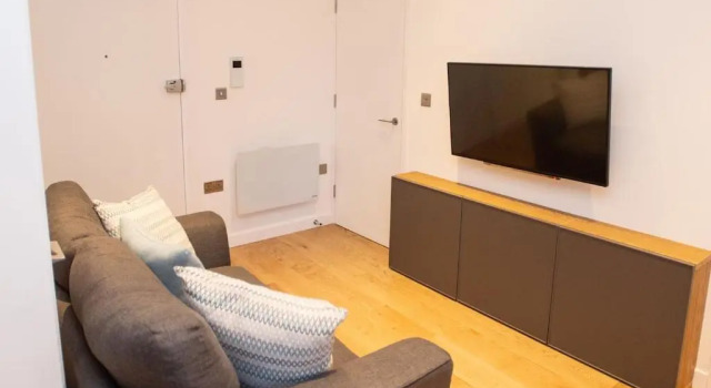 Stylish and Clean 1 Bed Apartment Maidenhead Town center