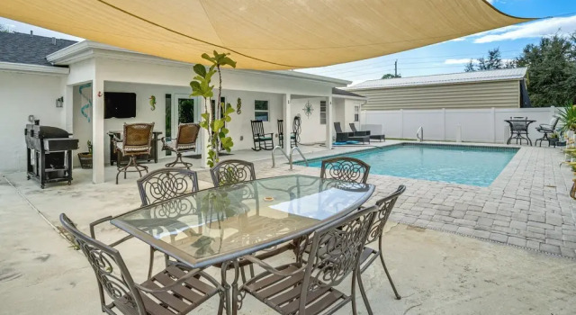 Коттедж Fish, Swim & Boat: Riverfront Port Charlotte Home