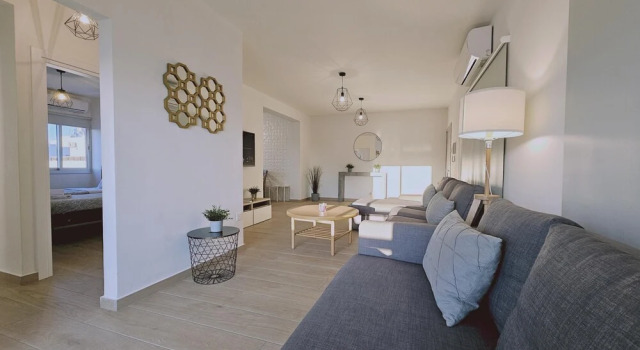 01 LIM - Stay Sky Apartment, Boek Appartement Limasol Limassol