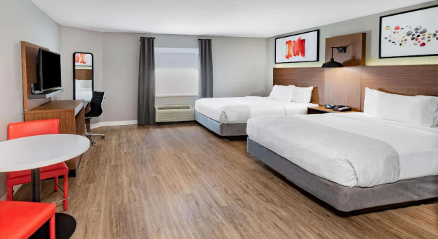 Четырёхместный номер Standard La Quinta Inn & Suites by Wyndham Ardmore
