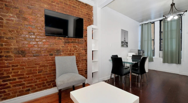Charming 2BR Apartment Near Times Square, Забронировать Апартаменты/квартира Апартаменты Нью-Йорка, рядом с Театр имени Эля Гиршфельда, Апартаменты/квартира