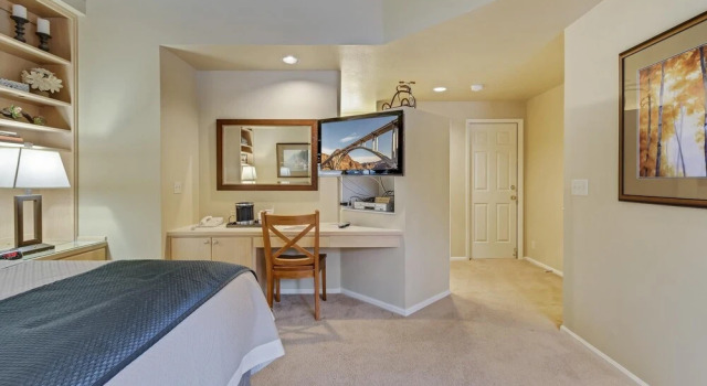 River Ridge 429b, Rezerwuj Hotel Bend Bachelor