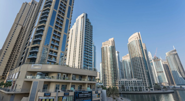 Cozy apt. w/balcony floor 22 Dubai Marina, Забронировать Отель Дубай-Марина , рядом с Dubai Marina Yacht Club